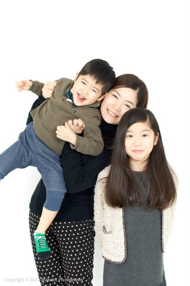 荒川区の自社スタジオで撮影した家族写真