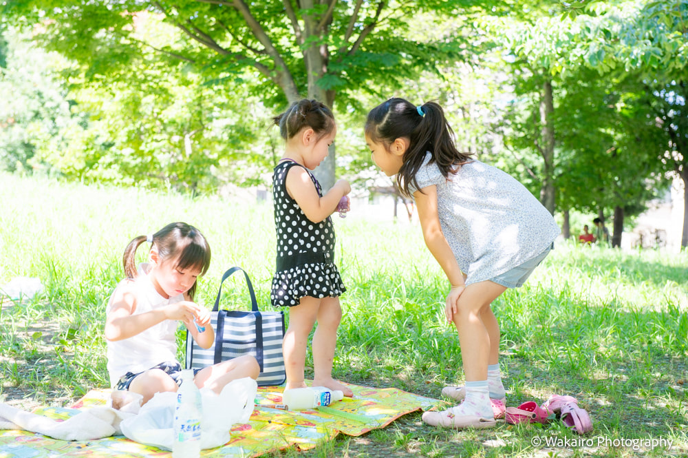 荒川区の公園で遊ぶ三姉妹の撮影。
